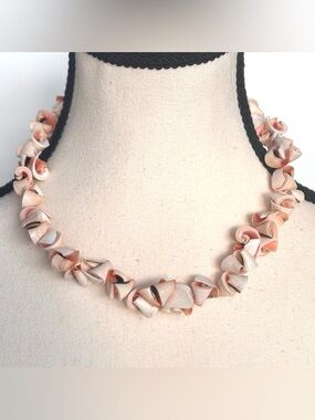 Vintage Cone Shell Necklace 1970s Hawaiian Boho Luxe Surfer Beach Chic Choker
